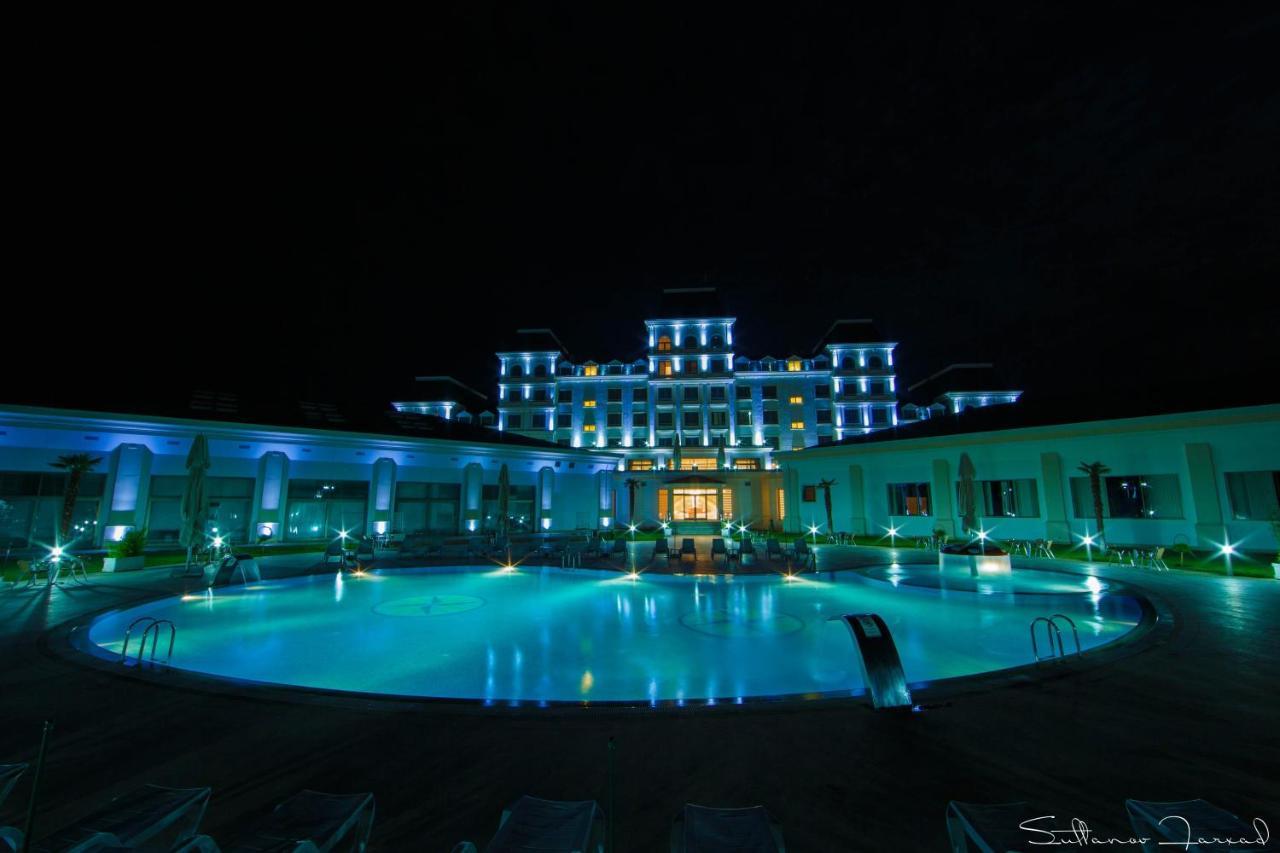 Gabala Garden Hotel Zewnętrze zdjęcie The pool at the hotel
