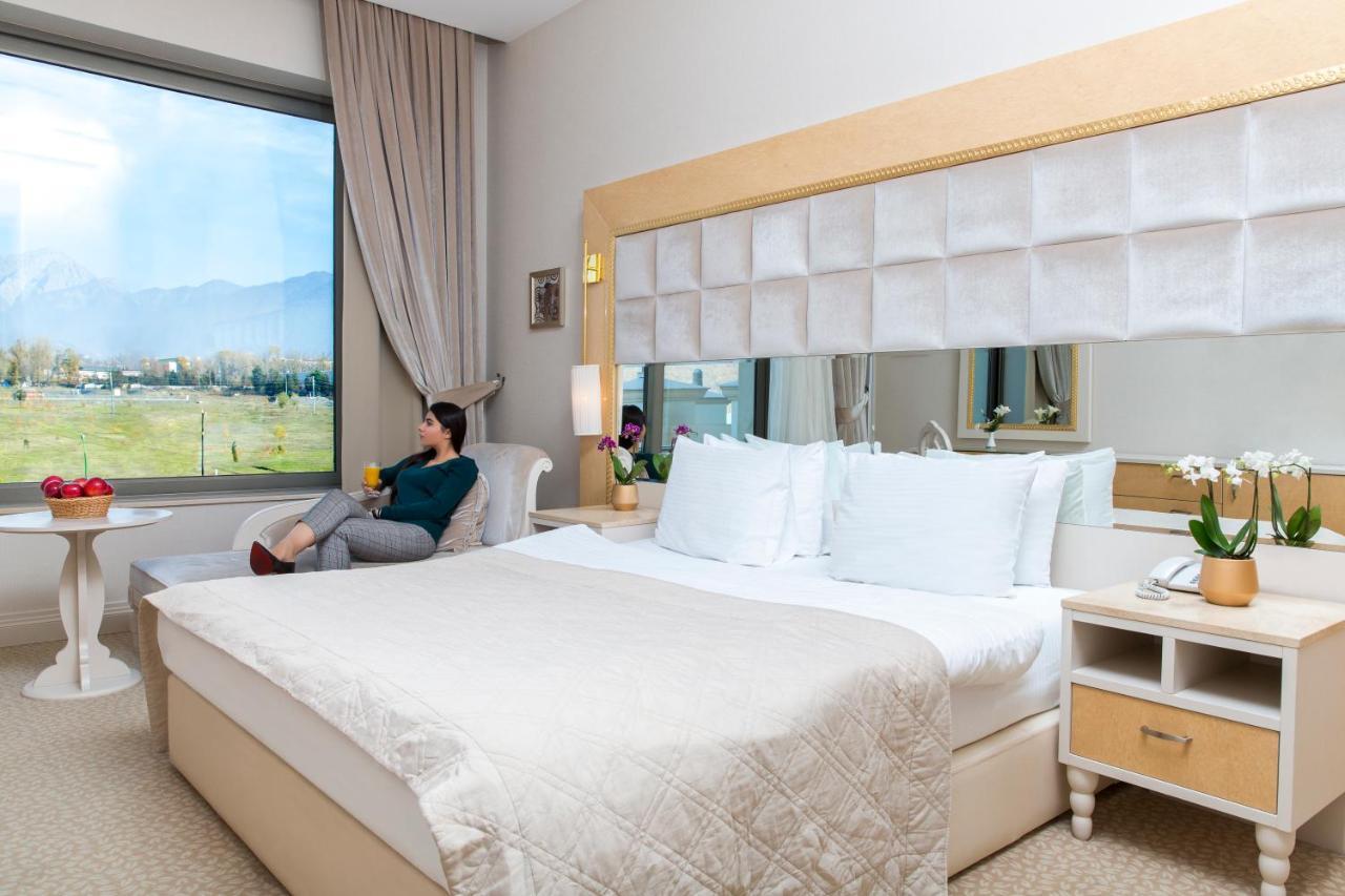 Gabala Garden Hotel Zewnętrze zdjęcie A room at the hotel